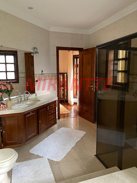 Sobrado de 980m² com 3 quartos em Serra Da Cantareira