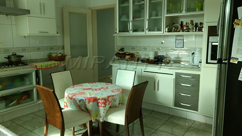 Casa terrea de 380m² com 4 quartos em Barro Branco