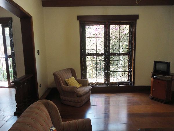 Sobrado de 320m² com 3 quartos em Jardim Entre Serras