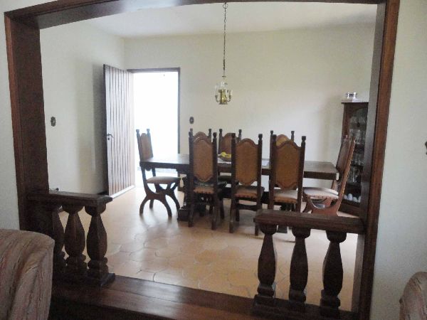 Sobrado de 320m² com 3 quartos em Jardim Entre Serras