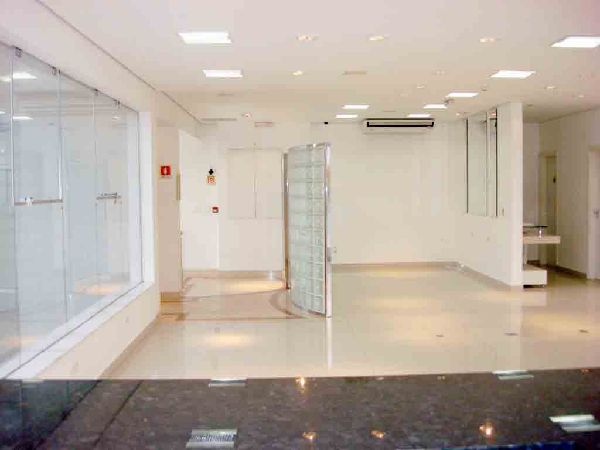 Comercial de 658m² em Jardim São Bento