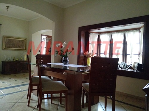 Sobrado de 350m² com 4 quartos em Santana