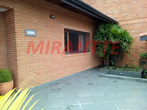 Sobrado de 350m² com 4 quartos em Santana