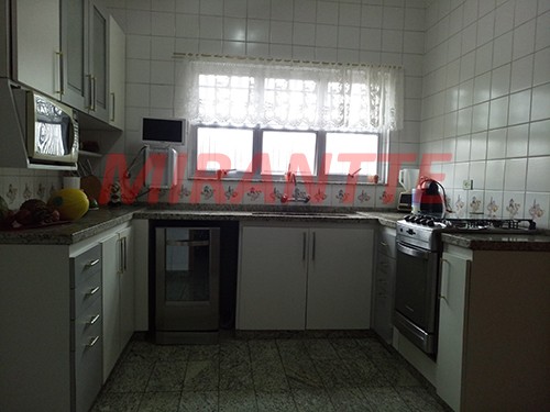Sobrado de 350m² com 4 quartos em Santana