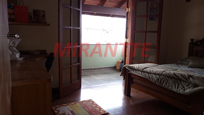 Sobrado de 350m² com 4 quartos em Santana