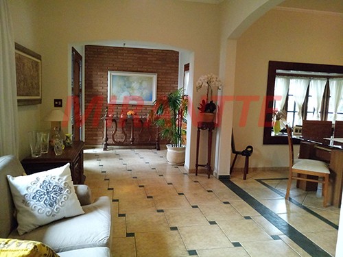 Sobrado de 350m² com 4 quartos em Santana
