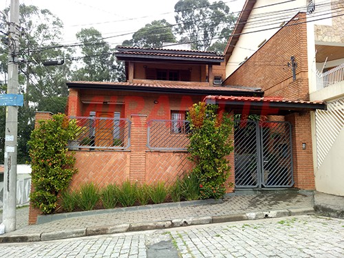 Sobrado de 350m² com 4 quartos em Santana