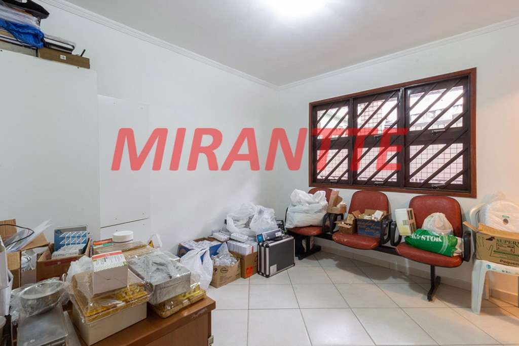 Comercial de 556m² em Santana