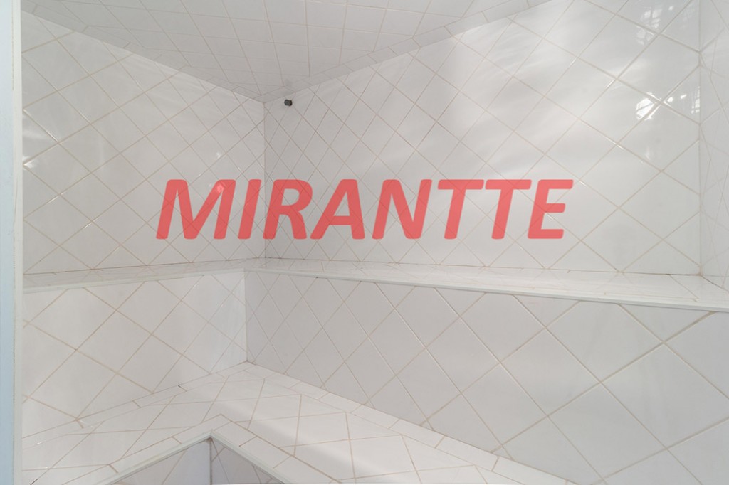 Comercial de 556m² em Santana