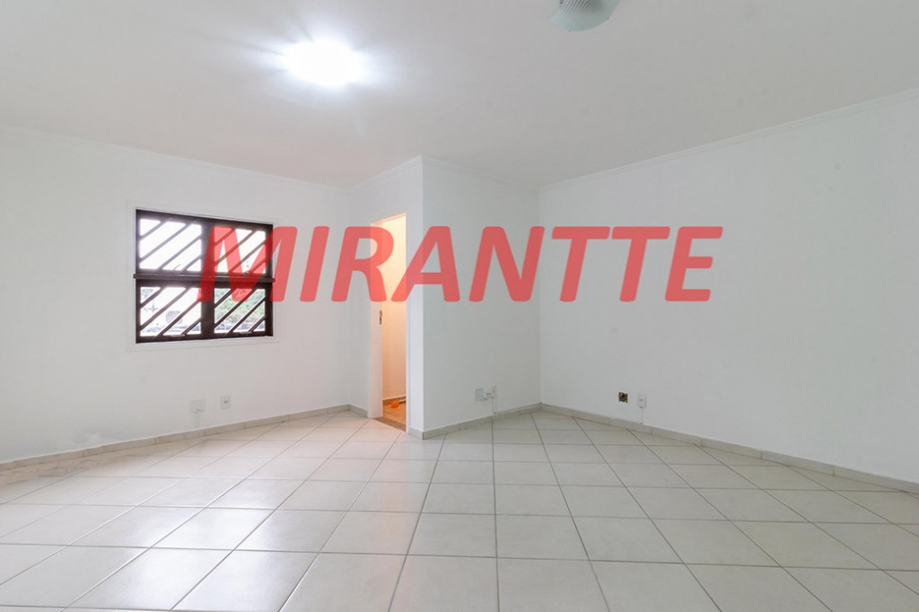 Comercial de 556m² em Santana