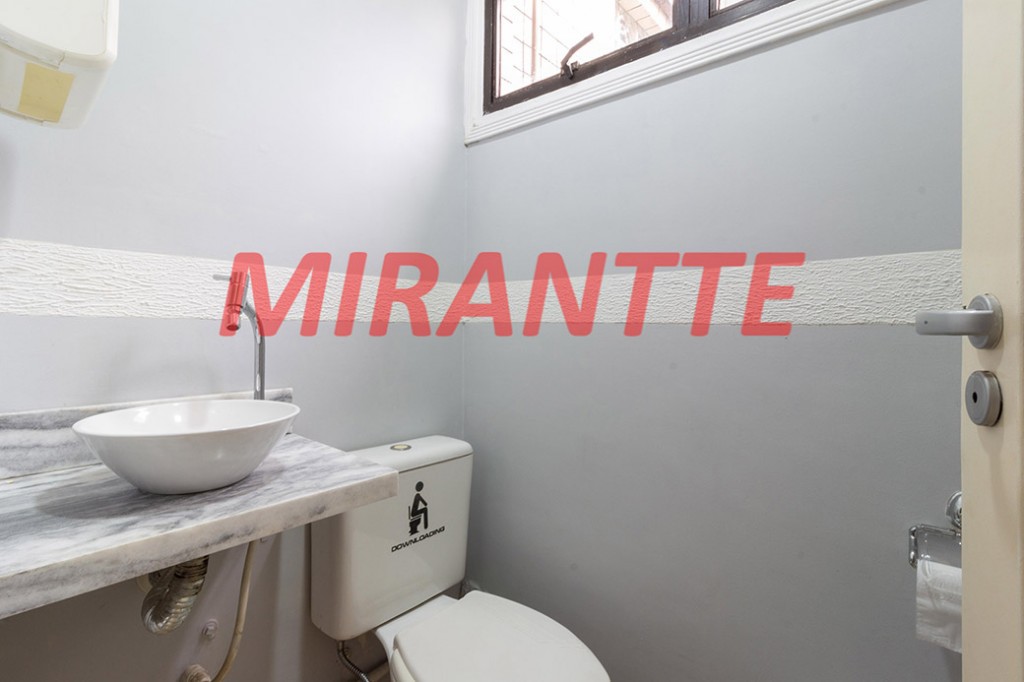 Comercial de 556m² em Santana
