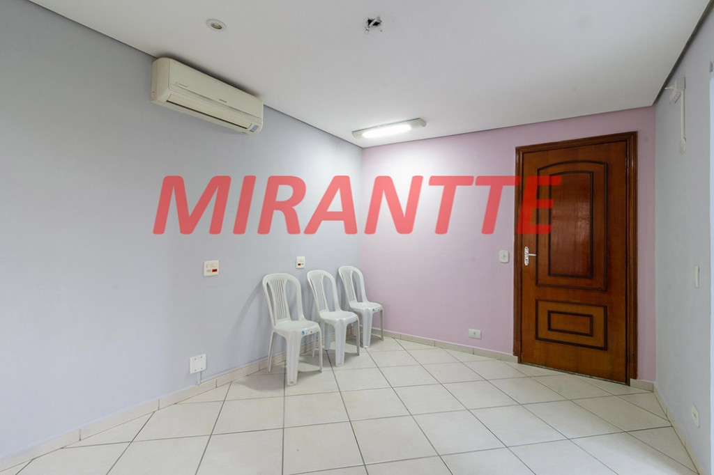 Comercial de 556m² em Santana