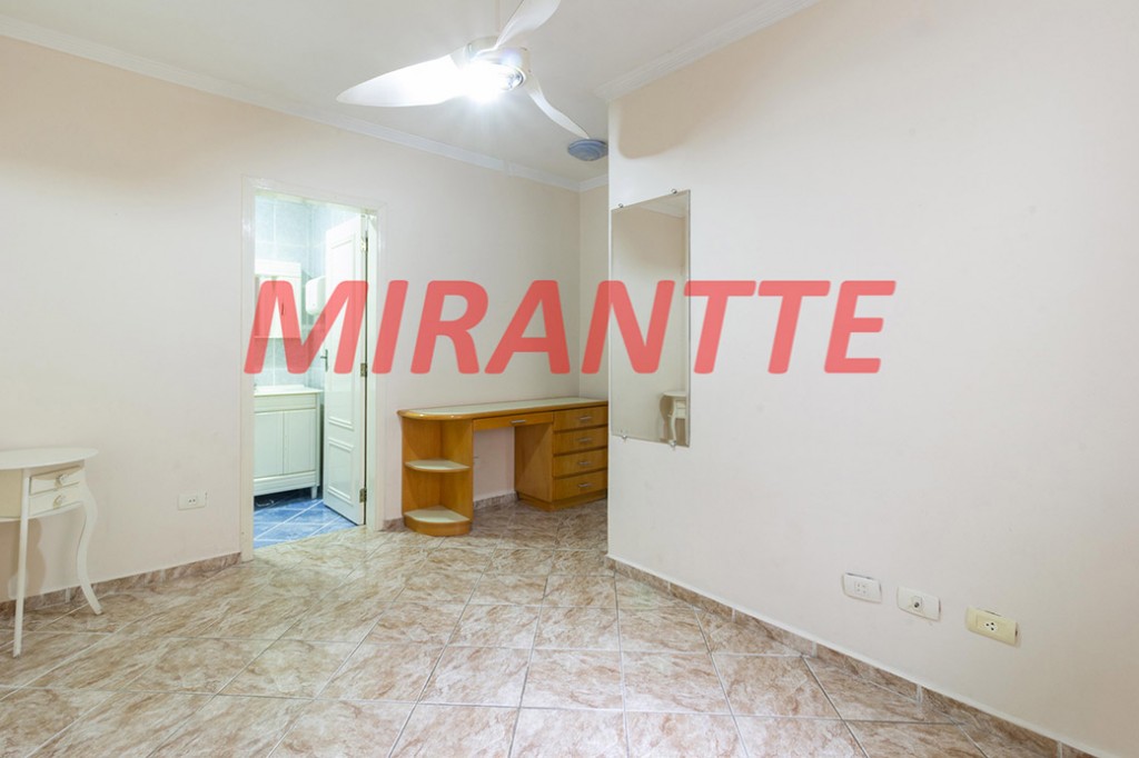 Comercial de 556m² em Santana