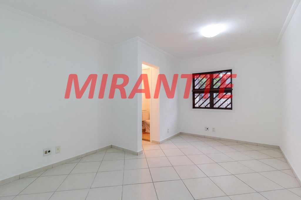 Comercial de 556m² em Santana