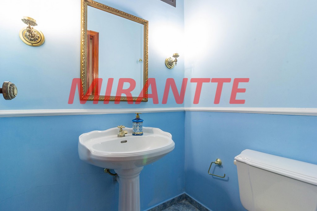 Comercial de 556m² em Santana