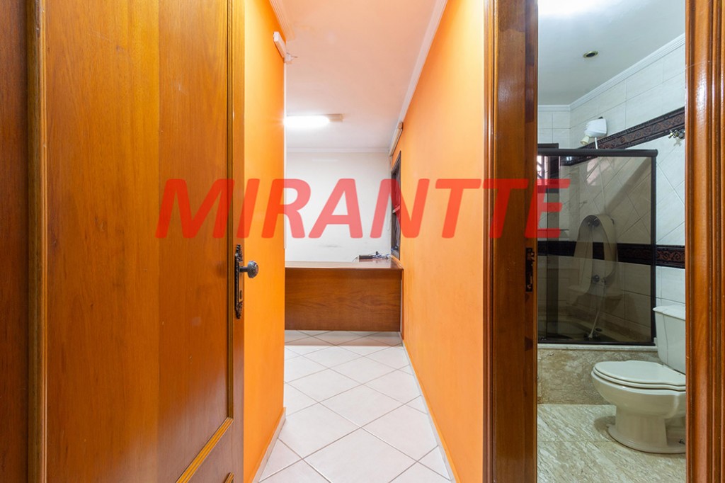 Comercial de 556m² em Santana
