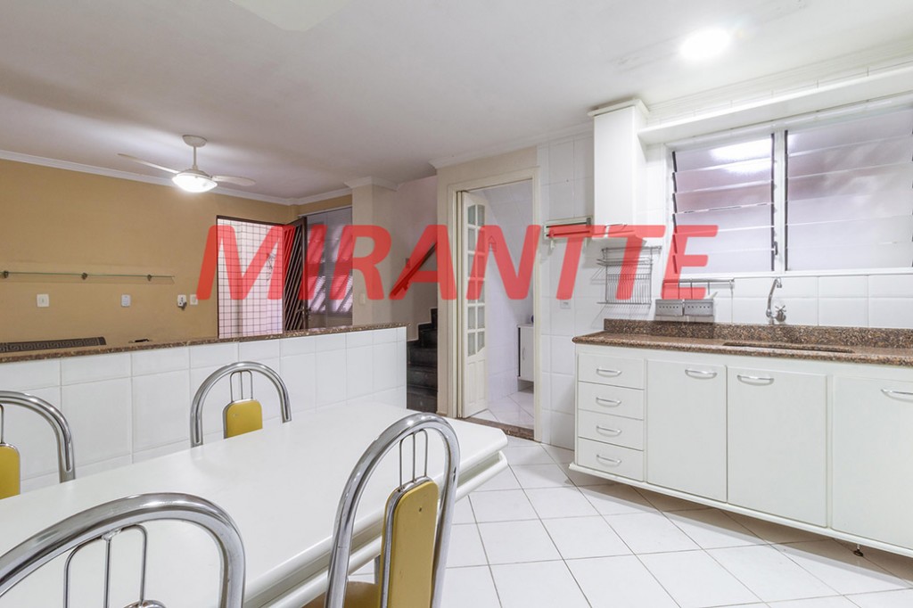 Comercial de 556m² em Santana