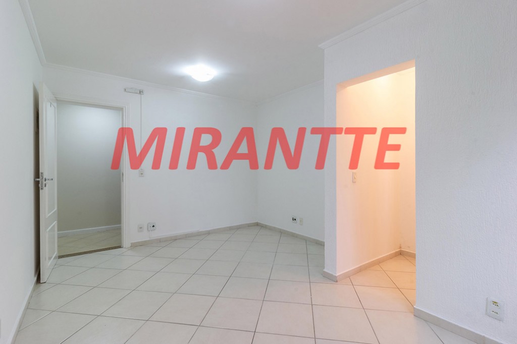 Comercial de 556m² em Santana