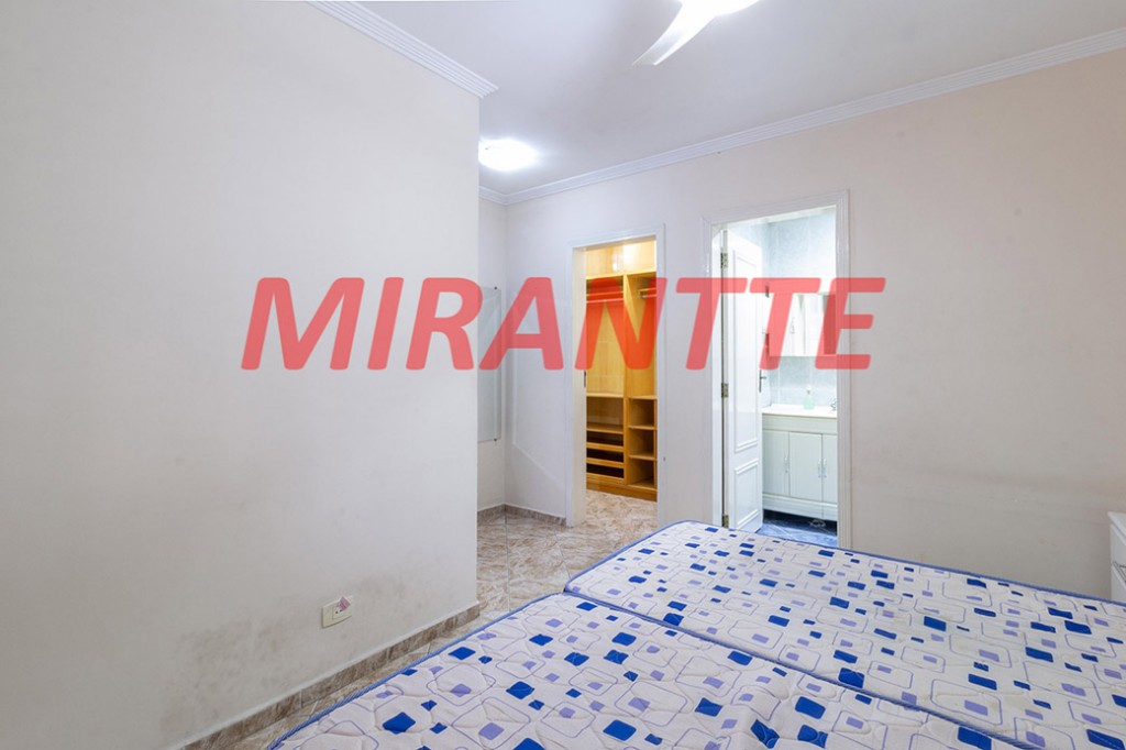 Comercial de 556m² em Santana