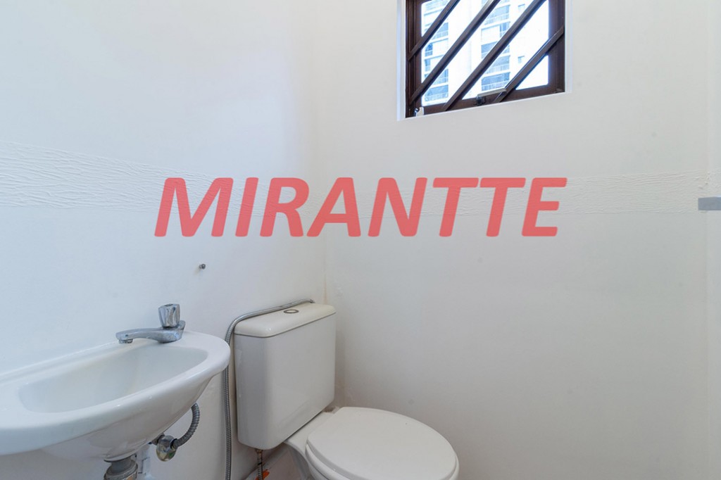 Comercial de 556m² em Santana
