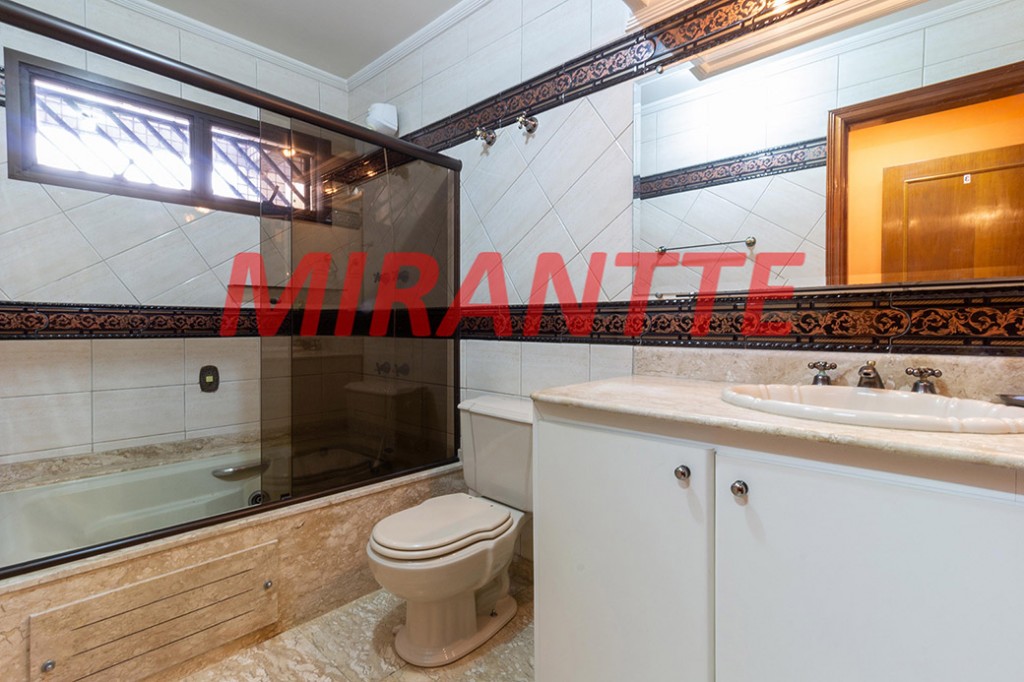Comercial de 556m² em Santana