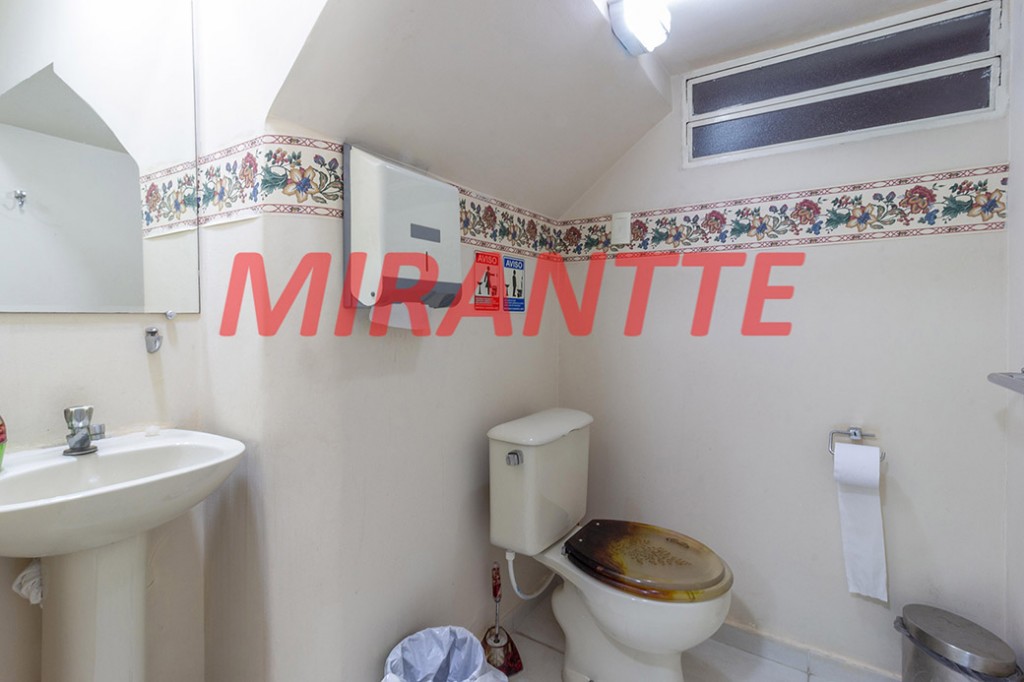 Comercial de 556m² em Santana