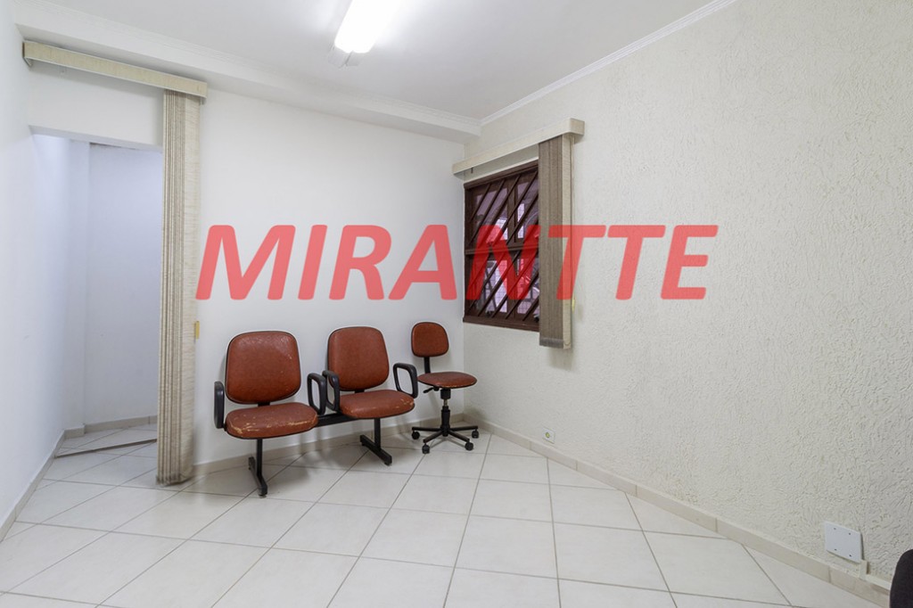 Comercial de 556m² em Santana