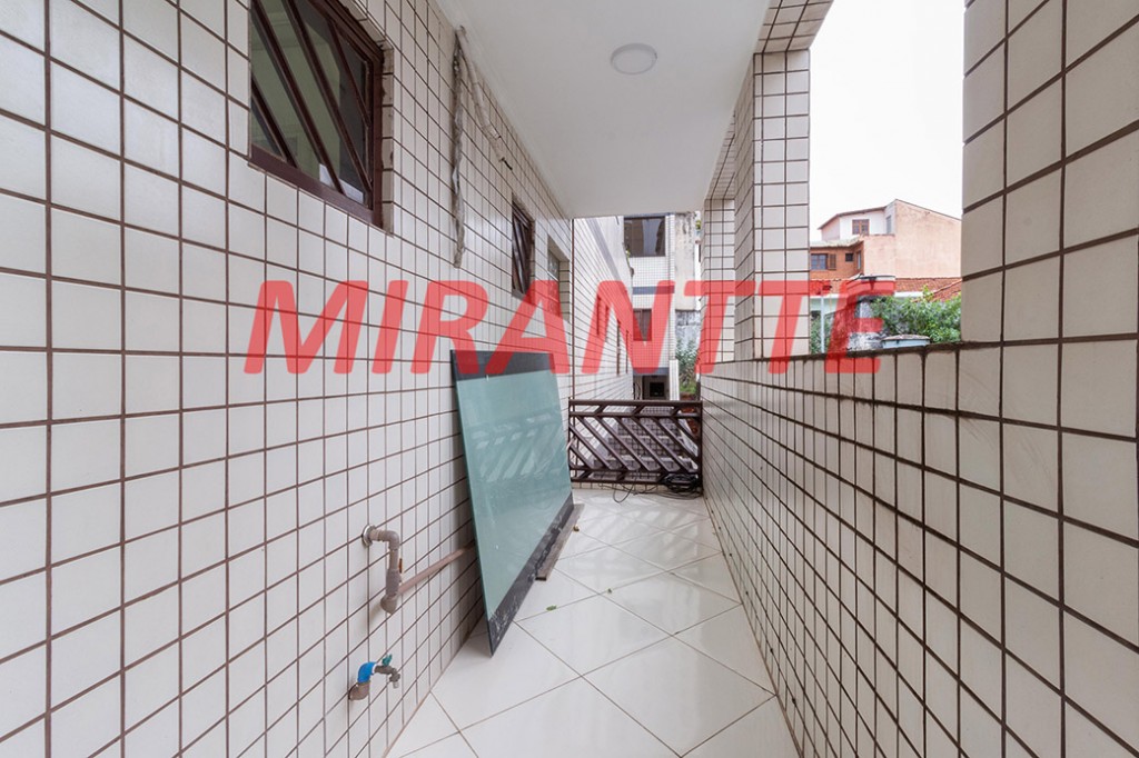 Comercial de 556m² em Santana