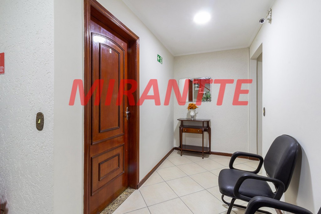 Comercial de 556m² em Santana