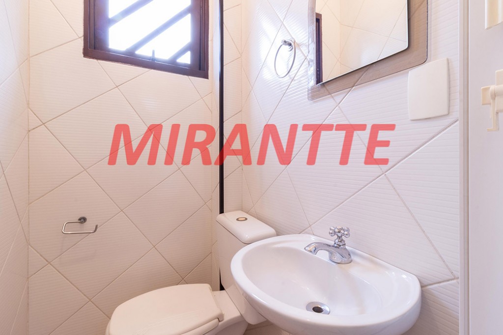 Comercial de 556m² em Santana
