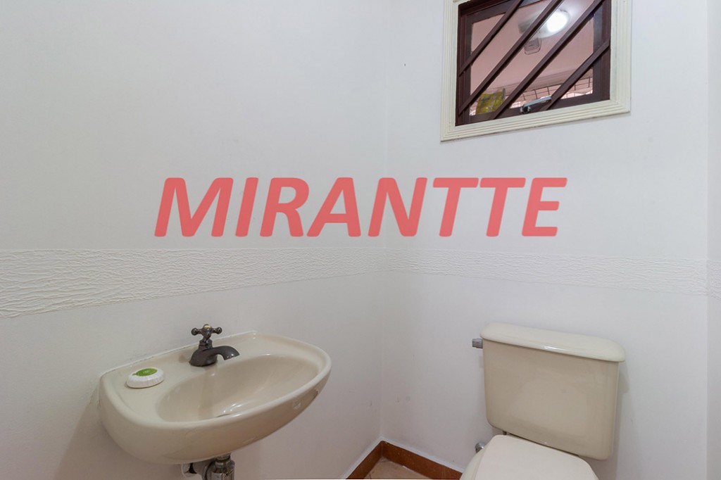 Comercial de 556m² em Santana