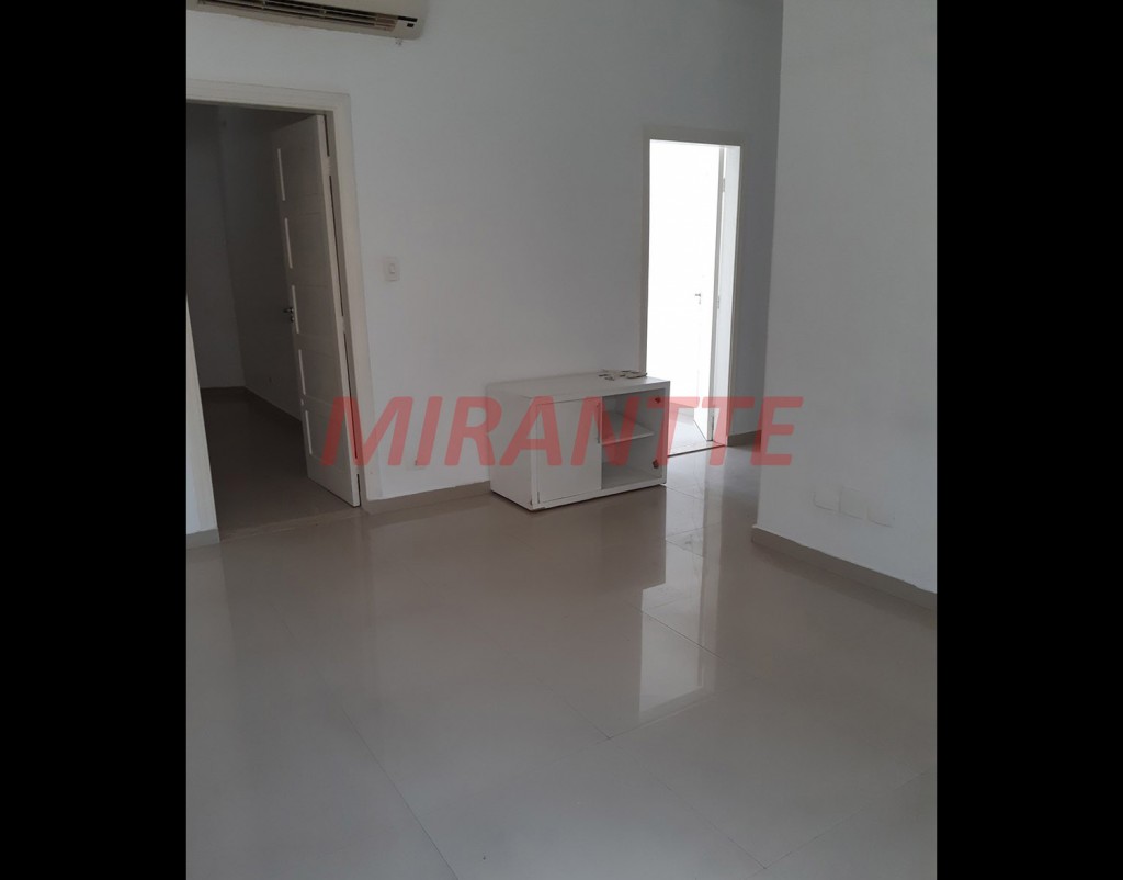 Conjunto comercial em Santana