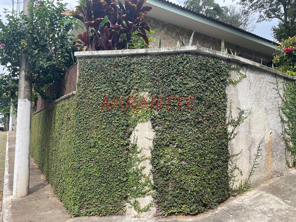 Casa terrea de 470m² com 3 quartos em Jardim Floresta