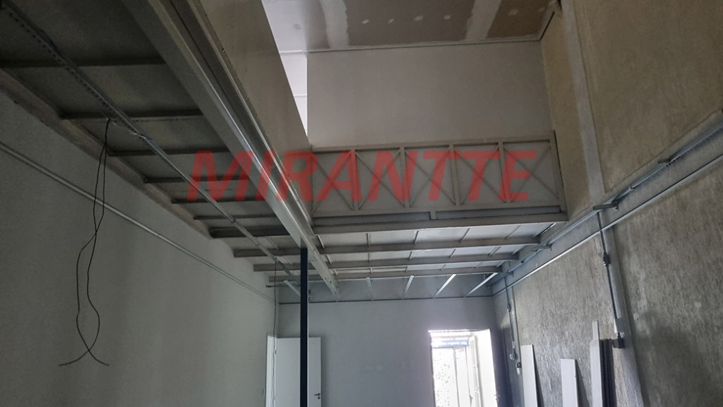 Comercial de 330m² em Casa Verde Média