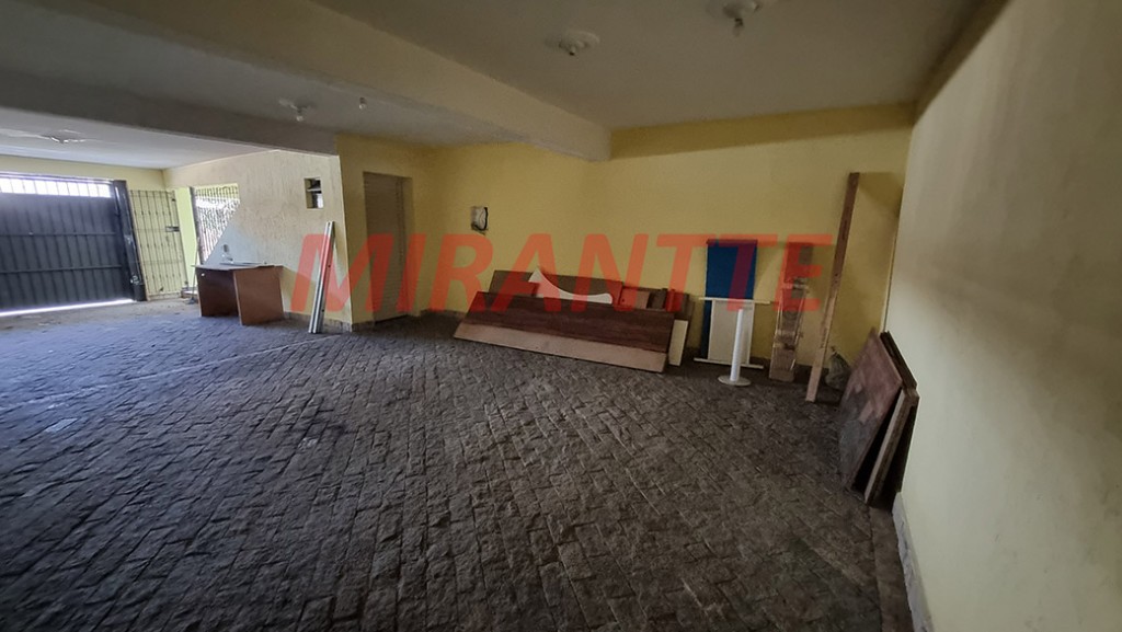 Comercial de 330m² em Casa Verde Média