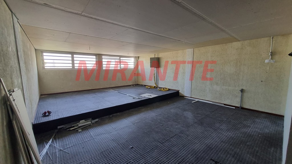 Comercial de 330m² em Casa Verde Média