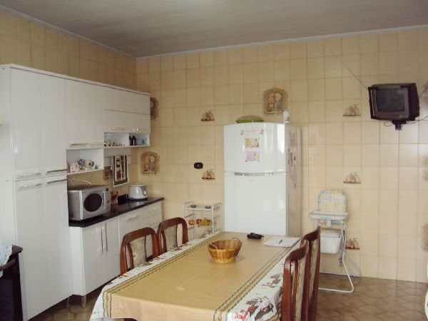 Casa terrea de 322m² com 3 quartos em Jardim Guapíra