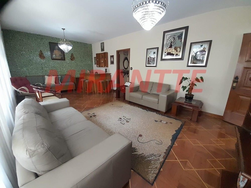 Casa terrea de 376m² com 6 quartos em Vila Nivi