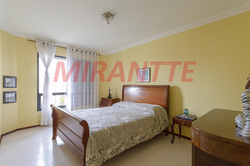 Apartamento de 256m² com 4 quartos em Santana