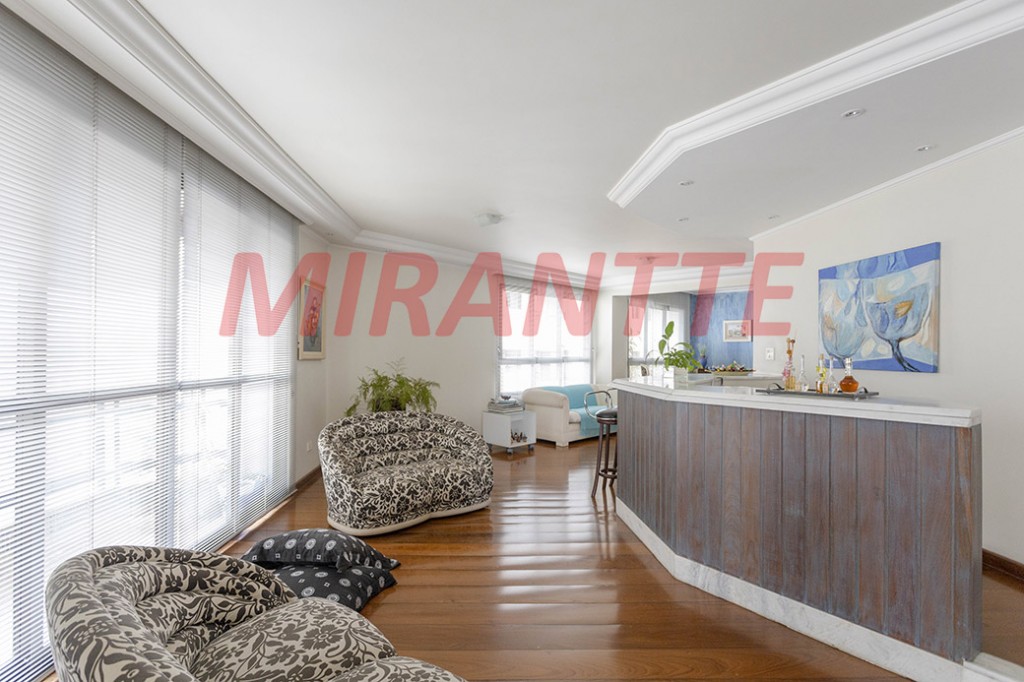 Apartamento de 256m² com 4 quartos em Santana