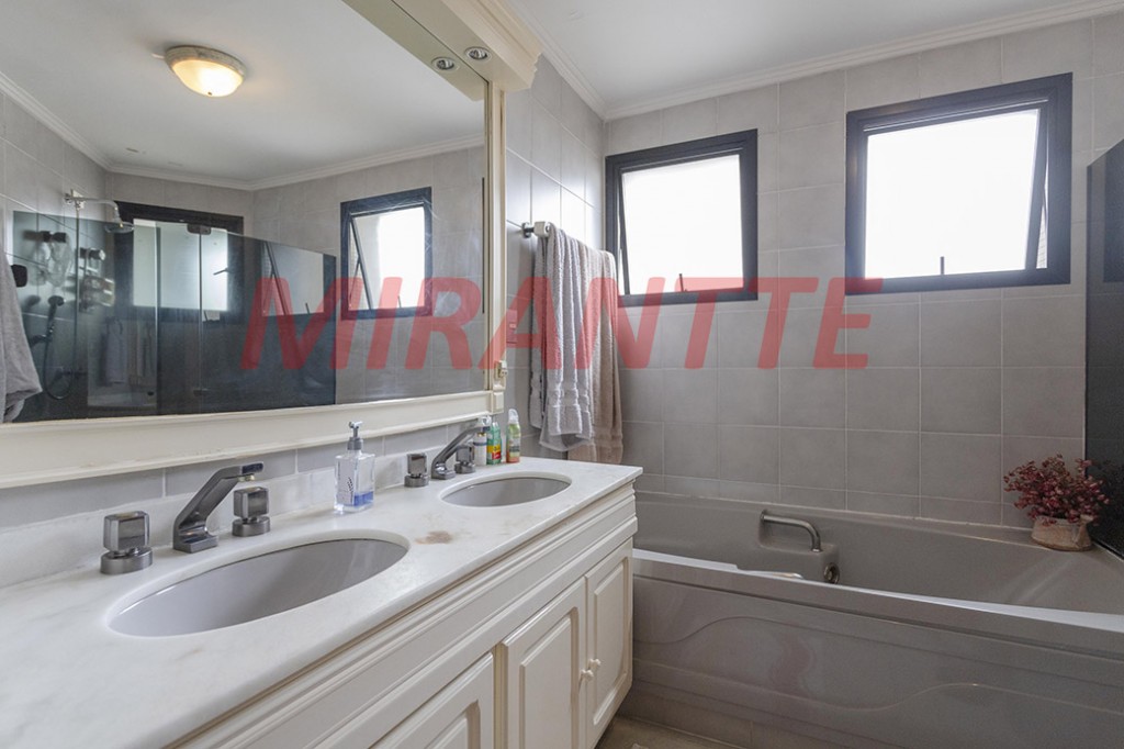 Apartamento de 256m² com 4 quartos em Santana