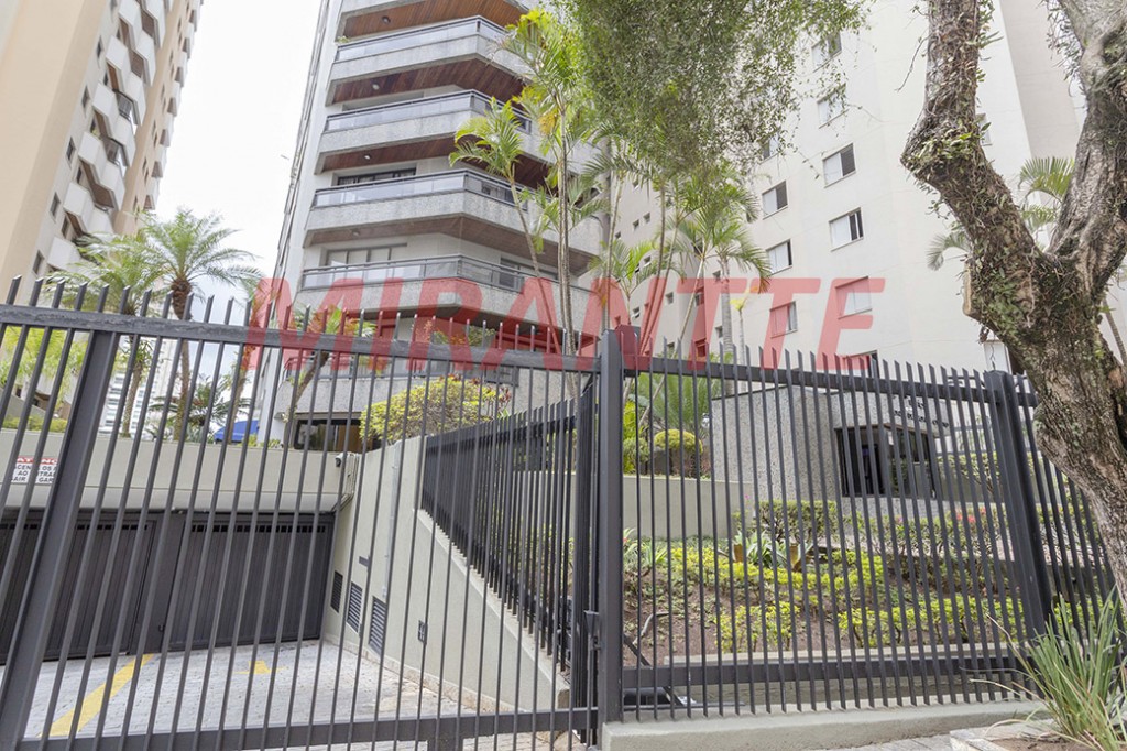 Apartamento de 256m² com 4 quartos em Santana