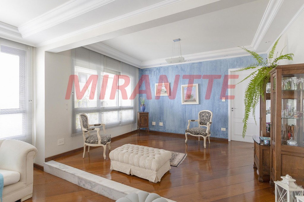 Apartamento de 256m² com 4 quartos em Santana