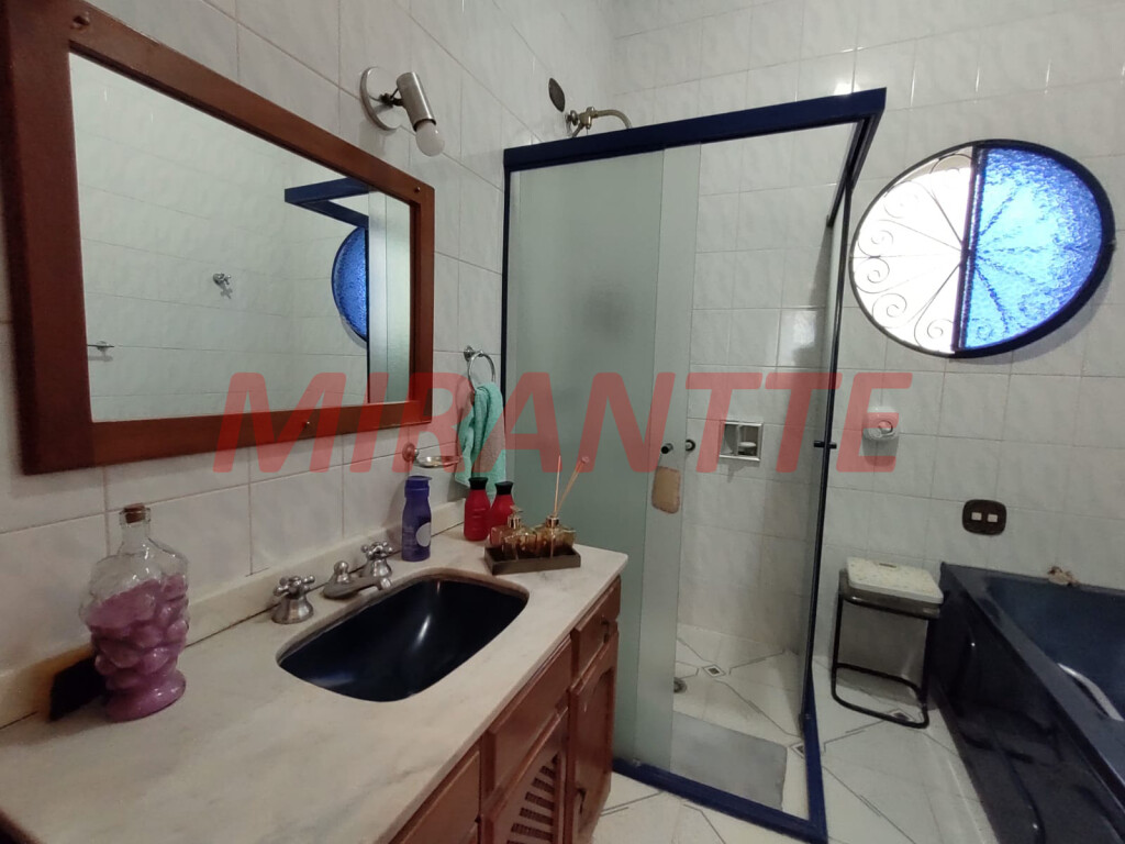 Casa terrea com 3 quartos em Imirim