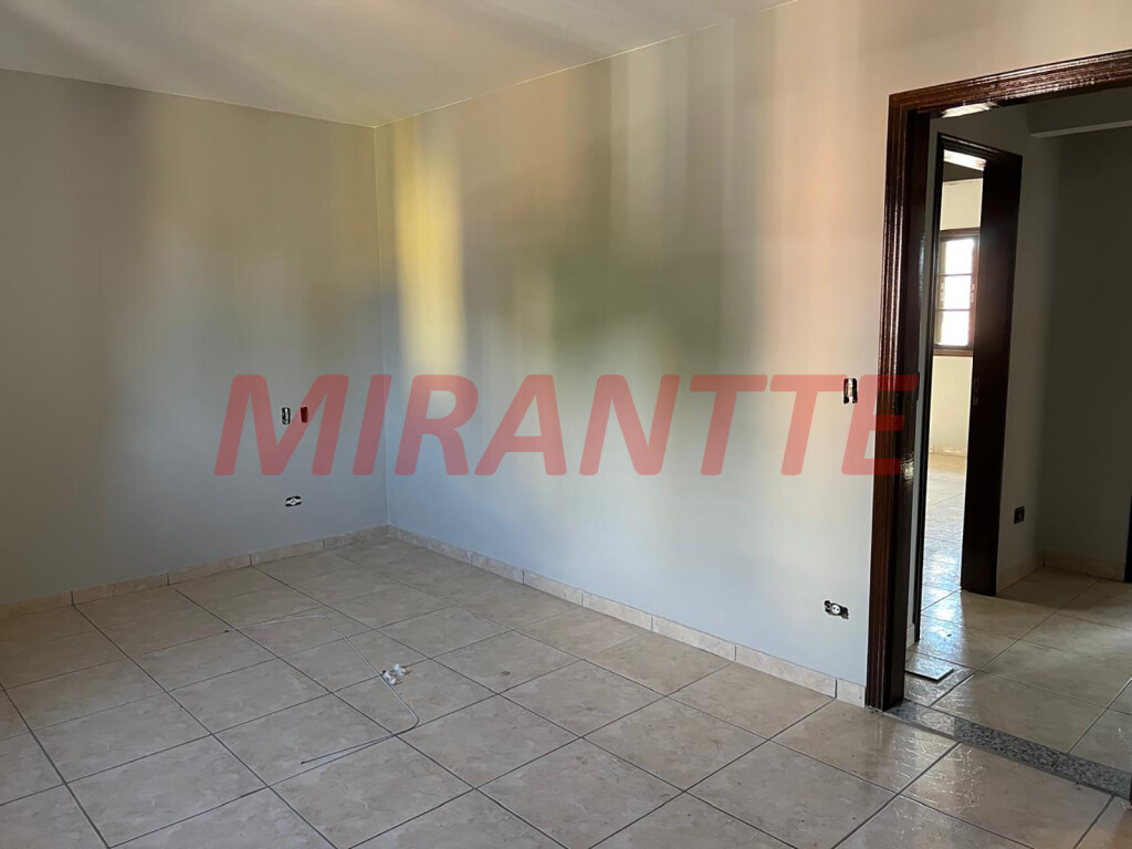 Sobrado de 350m² com 3 quartos em Santa Teresinha