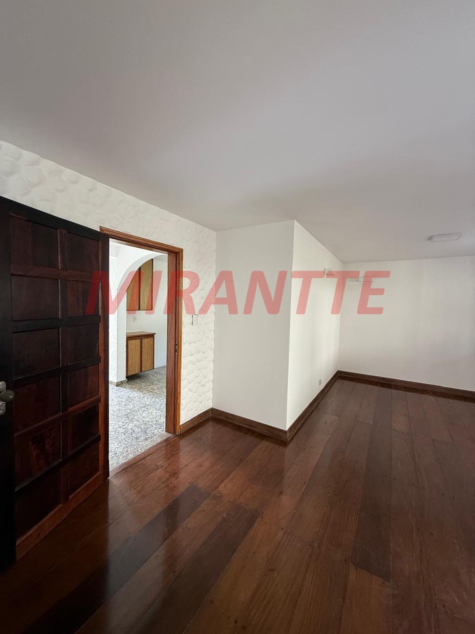 Cond. fechado de 284m² com 3 quartos em Serra da Cantareira