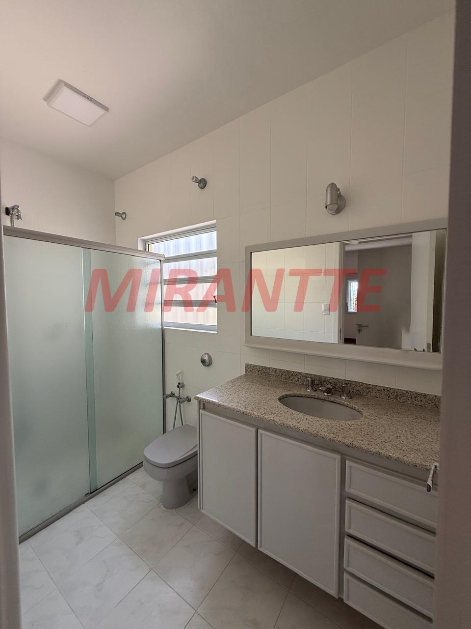 Cond. fechado de 284m² com 3 quartos em Serra da Cantareira