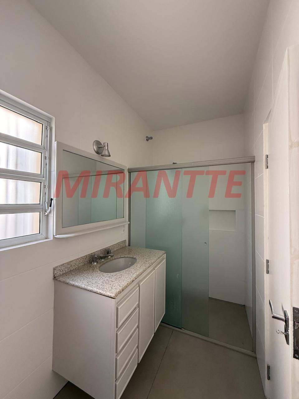 Cond. fechado de 284m² com 3 quartos em Serra da Cantareira