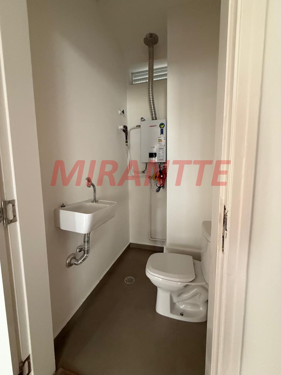 Cond. fechado de 284m² com 3 quartos em Serra da Cantareira