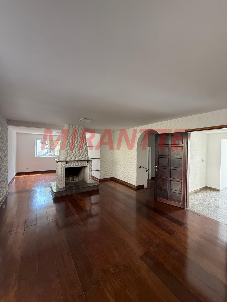 Cond. fechado de 284m² com 3 quartos em Serra da Cantareira